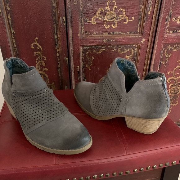 Ombré gray suede ankle boot - Picture 2 of 2